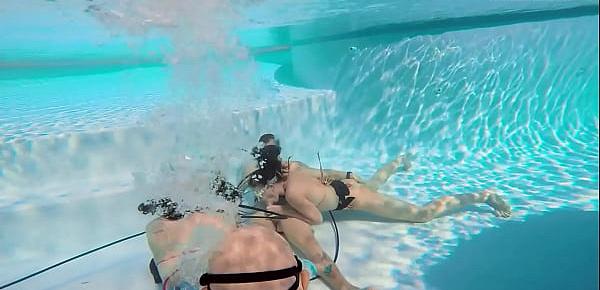 trendsEva Sasalka and Jason being watched underwater while fucking
